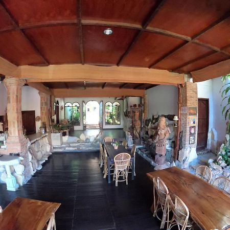 Pias Poppies Hotel Рантепао Екстериор снимка