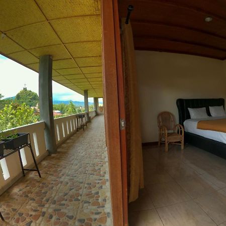 Pias Poppies Hotel Рантепао Екстериор снимка