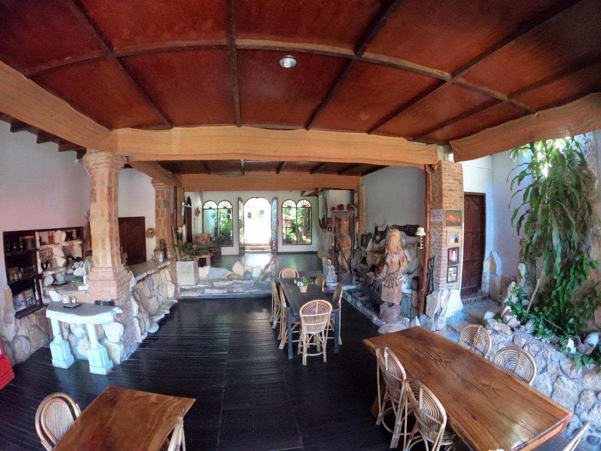 Pias Poppies Hotel Рантепао Екстериор снимка
