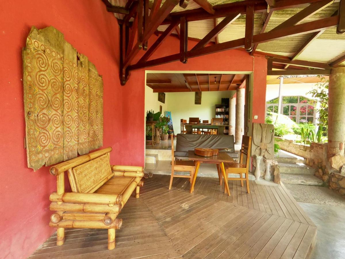 Pias Poppies Hotel Рантепао Екстериор снимка